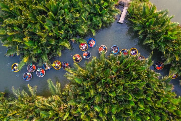 Market tour, sampan boat trip and cooking class thumbnail